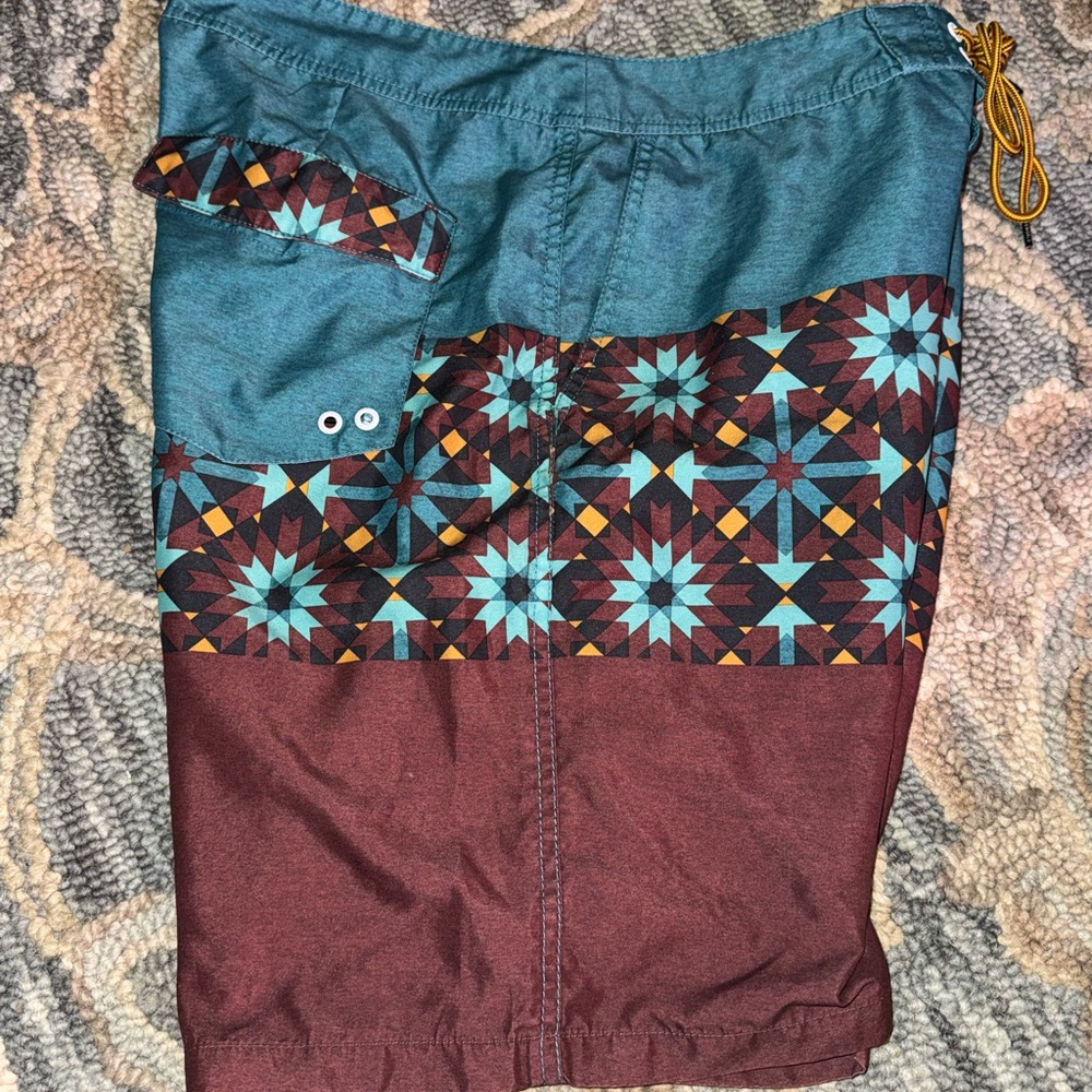 Geometric Patterned Shorts with Drawstring - Picture 9 of 12
